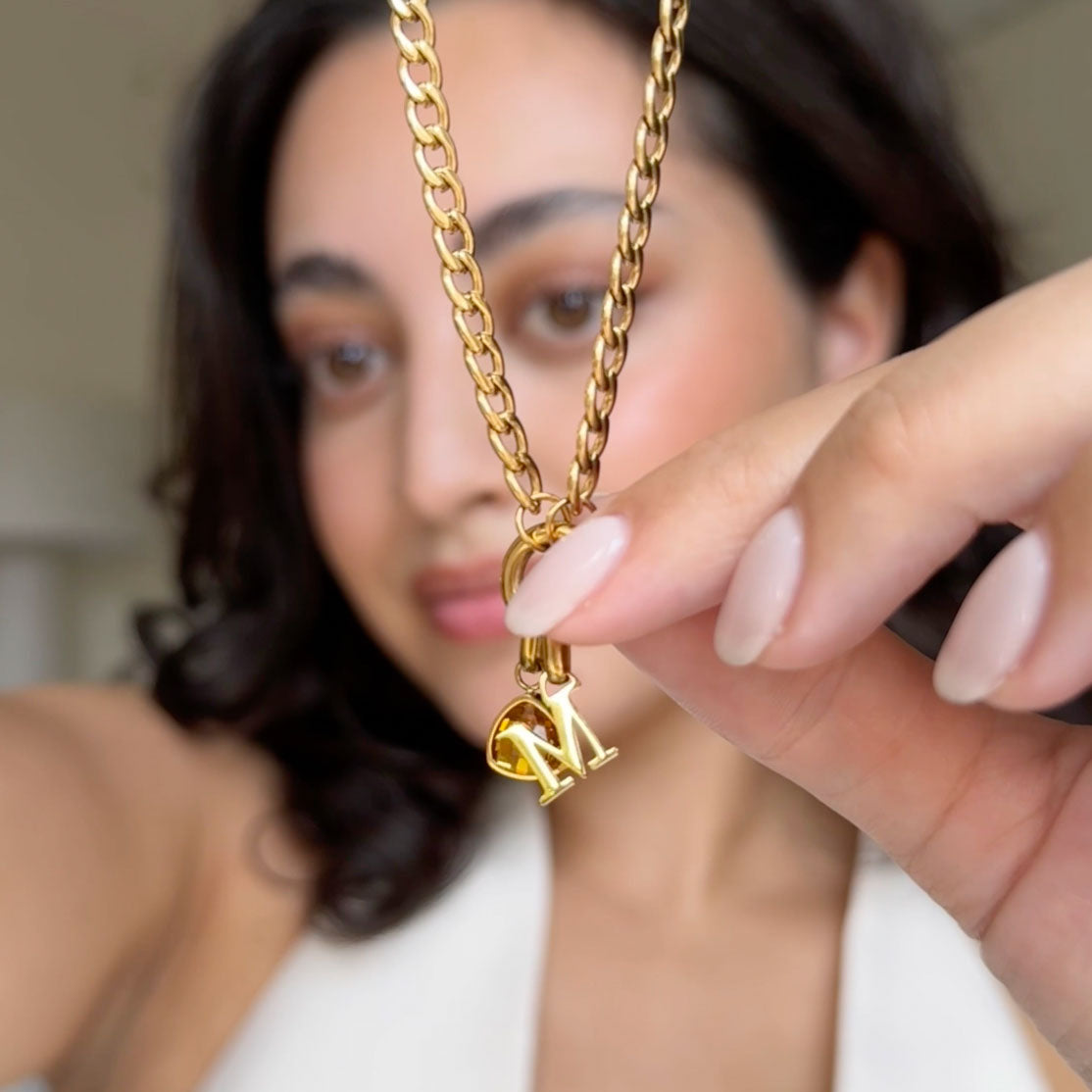 Letter & birthstone necklace gold